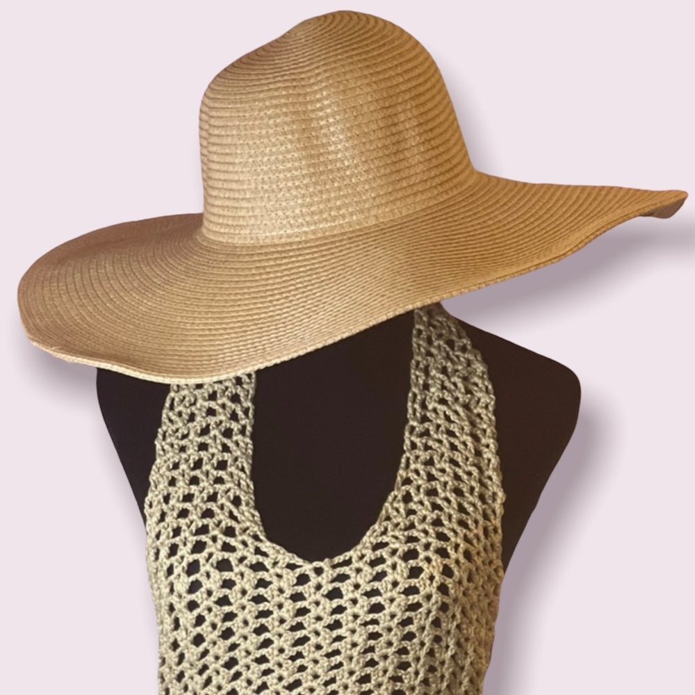 floppy beach hat